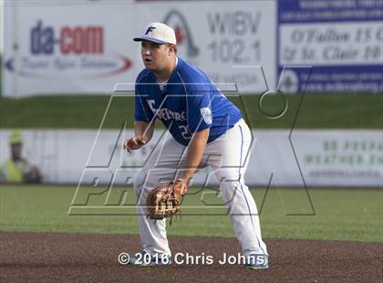 Thumbnail 3 in Springfield vs. Freeburg (IHSA Super Sectional) photogallery.