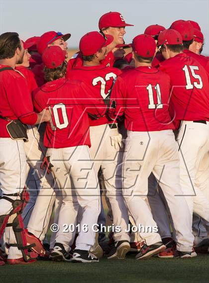 Thumbnail 1 in Springfield vs. Freeburg (IHSA Super Sectional) photogallery.