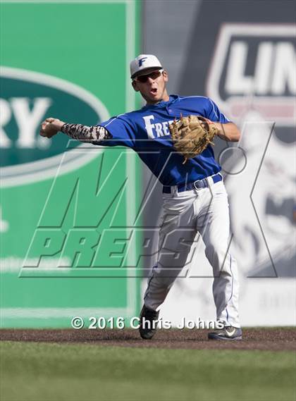 Thumbnail 3 in Springfield vs. Freeburg (IHSA Super Sectional) photogallery.