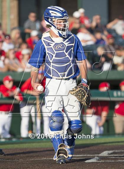 Thumbnail 2 in Springfield vs. Freeburg (IHSA Super Sectional) photogallery.