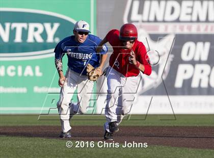 Thumbnail 3 in Springfield vs. Freeburg (IHSA Super Sectional) photogallery.