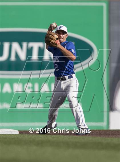 Thumbnail 2 in Springfield vs. Freeburg (IHSA Super Sectional) photogallery.