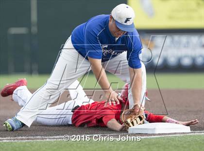 Thumbnail 3 in Springfield vs. Freeburg (IHSA Super Sectional) photogallery.