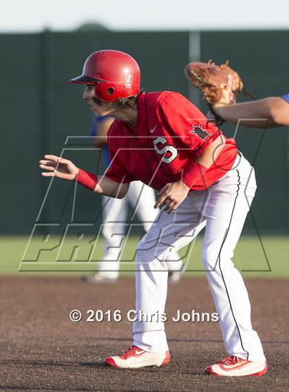 Thumbnail 3 in Springfield vs. Freeburg (IHSA Super Sectional) photogallery.