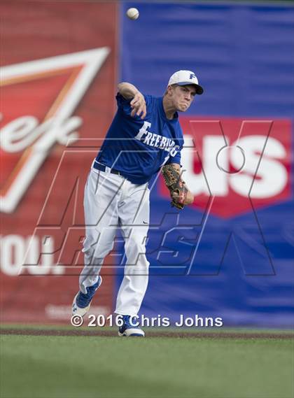 Thumbnail 3 in Springfield vs. Freeburg (IHSA Super Sectional) photogallery.