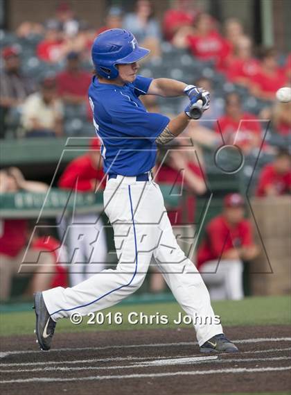 Thumbnail 3 in Springfield vs. Freeburg (IHSA Super Sectional) photogallery.