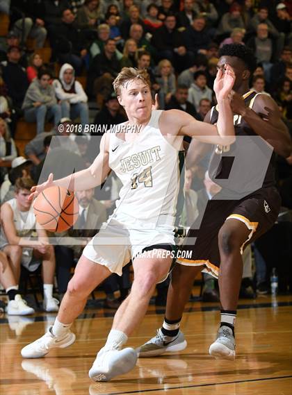 Thumbnail 3 in Jesuit vs Crespi (Les Schwab Invitational) photogallery.