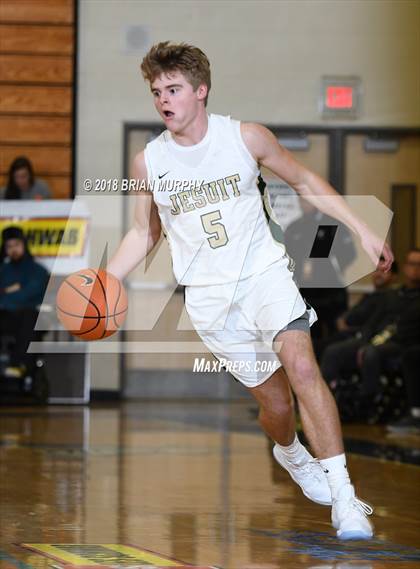 Thumbnail 3 in Jesuit vs Crespi (Les Schwab Invitational) photogallery.