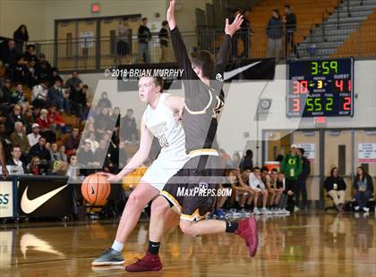 Thumbnail 2 in Jesuit vs Crespi (Les Schwab Invitational) photogallery.