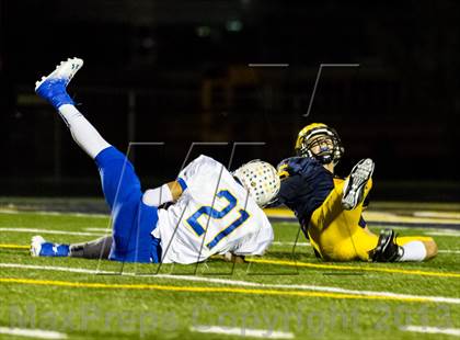 Thumbnail 3 in Warren vs Glenbrook South (IHSA 8A First Round Playoff) photogallery.