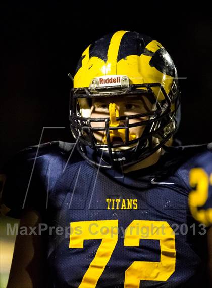 Thumbnail 3 in Warren vs Glenbrook South (IHSA 8A First Round Playoff) photogallery.