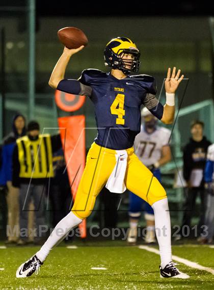Thumbnail 2 in Warren vs Glenbrook South (IHSA 8A First Round Playoff) photogallery.