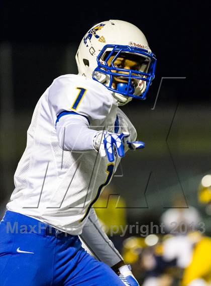 Thumbnail 3 in Warren vs Glenbrook South (IHSA 8A First Round Playoff) photogallery.
