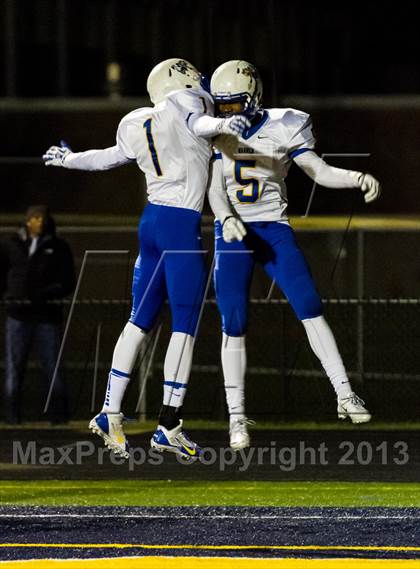 Thumbnail 2 in Warren vs Glenbrook South (IHSA 8A First Round Playoff) photogallery.