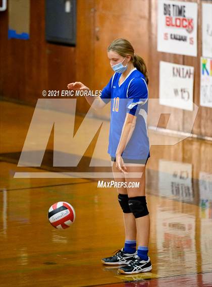 Thumbnail 1 in Clairemont @ Hoover photogallery.