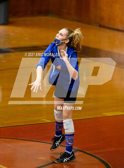 Thumbnail 3 in Clairemont @ Hoover photogallery.