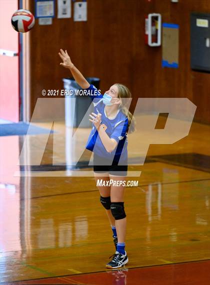 Thumbnail 1 in Clairemont @ Hoover photogallery.