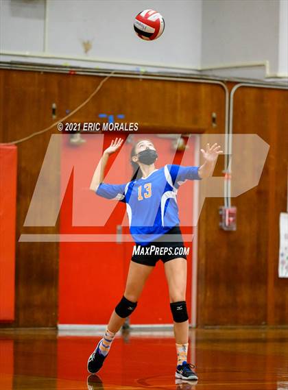 Thumbnail 2 in Clairemont @ Hoover photogallery.