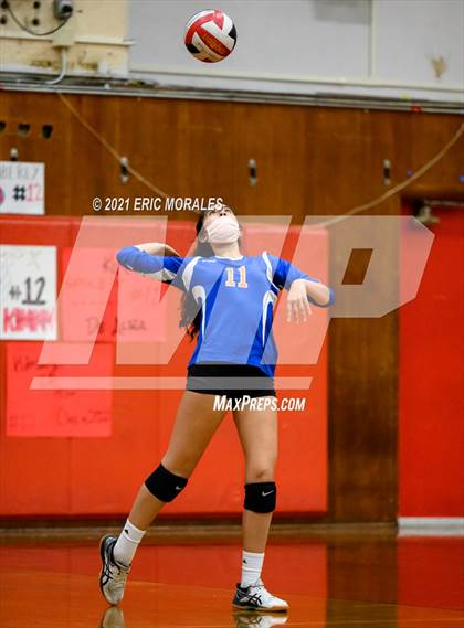 Thumbnail 2 in Clairemont @ Hoover photogallery.
