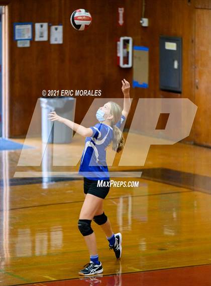 Thumbnail 2 in Clairemont @ Hoover photogallery.