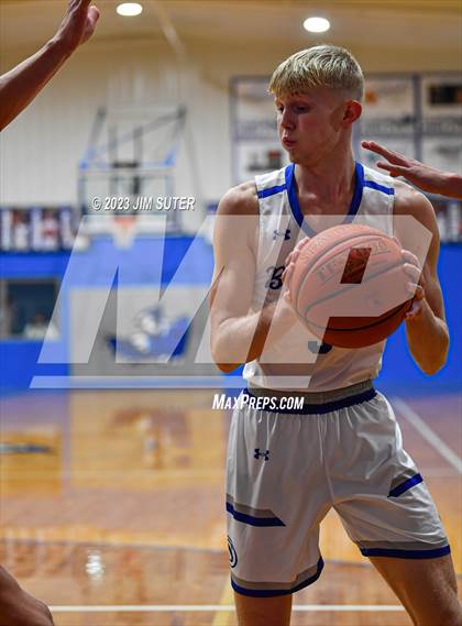 Thumbnail 2 in Snook vs Fayetteville photogallery.