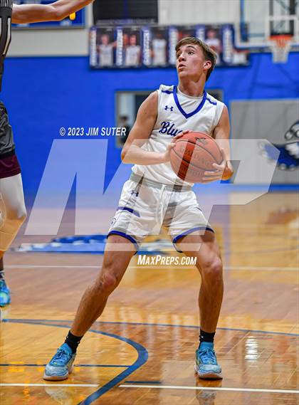 Thumbnail 1 in Snook vs Fayetteville photogallery.