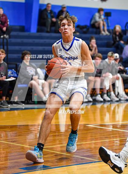 Thumbnail 2 in Snook vs Fayetteville photogallery.