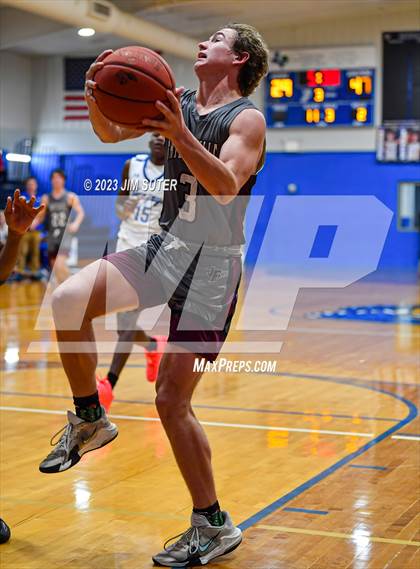 Thumbnail 2 in Snook vs Fayetteville photogallery.