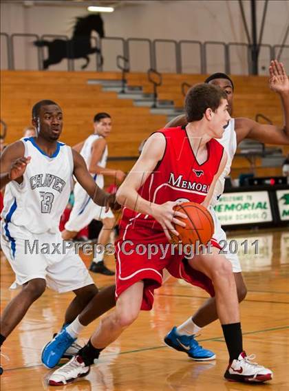 Thumbnail 2 in Chavez vs Memorial (McDonald's Texas Invitational) photogallery.