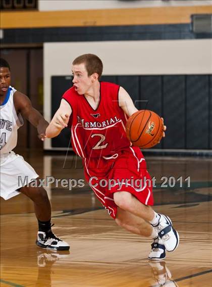 Thumbnail 3 in Chavez vs Memorial (McDonald's Texas Invitational) photogallery.
