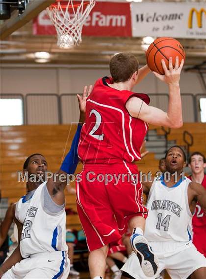 Thumbnail 1 in Chavez vs Memorial (McDonald's Texas Invitational) photogallery.