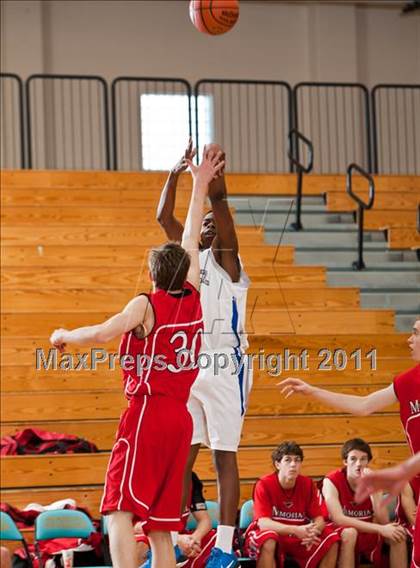 Thumbnail 2 in Chavez vs Memorial (McDonald's Texas Invitational) photogallery.