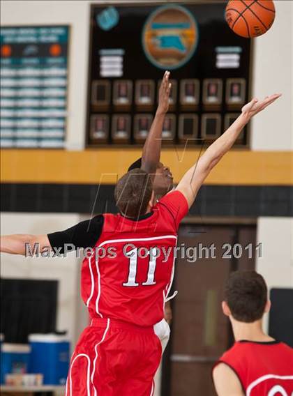 Thumbnail 2 in Chavez vs Memorial (McDonald's Texas Invitational) photogallery.