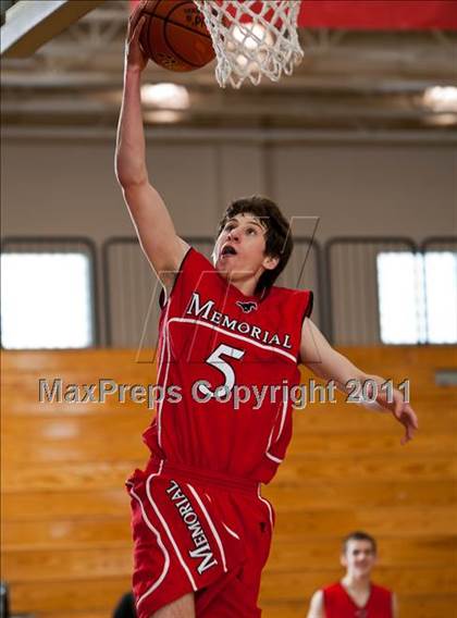 Thumbnail 1 in Chavez vs Memorial (McDonald's Texas Invitational) photogallery.