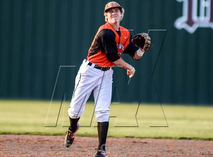 Thumbnail 2 in Rowlett vs. Rockwall (UIL 5A Bi-District Playoff) photogallery.