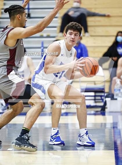 Thumbnail 3 in Lawrence Central @ Hamilton Southeastern photogallery.