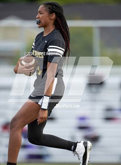 Thumbnail 3 in Englewood vs Wolfson (FHSAA 1A District 7 Semifinal) photogallery.
