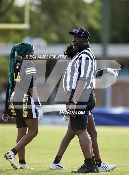 Thumbnail 2 in Englewood vs Wolfson (FHSAA 1A District 7 Semifinal) photogallery.
