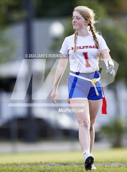 Thumbnail 3 in Englewood vs Wolfson (FHSAA 1A District 7 Semifinal) photogallery.