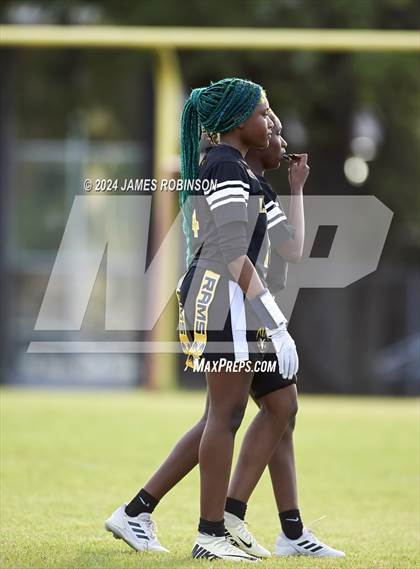 Thumbnail 1 in Englewood vs Wolfson (FHSAA 1A District 7 Semifinal) photogallery.