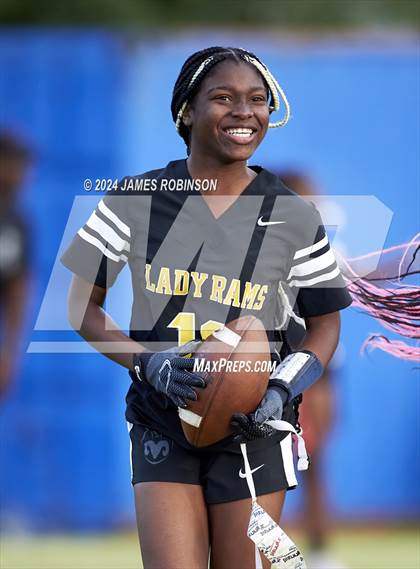 Thumbnail 1 in Englewood vs Wolfson (FHSAA 1A District 7 Semifinal) photogallery.