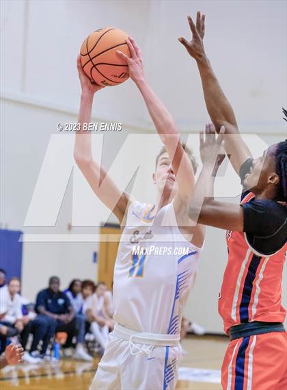 Thumbnail 3 in Etowah vs North Cobb (Lemon Street Classic) photogallery.