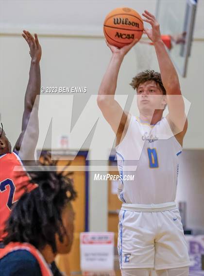 Thumbnail 1 in Etowah vs North Cobb (Lemon Street Classic) photogallery.