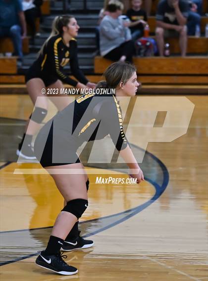 Thumbnail 1 in New Berlin @ Illini Central photogallery.