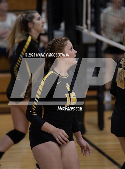Thumbnail 3 in New Berlin @ Illini Central photogallery.