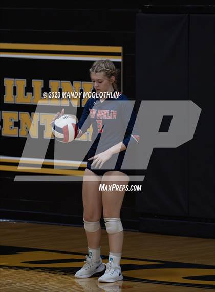 Thumbnail 3 in New Berlin @ Illini Central photogallery.