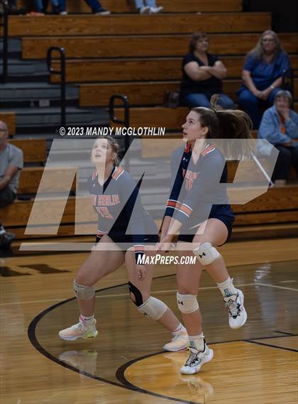 Thumbnail 2 in New Berlin @ Illini Central photogallery.