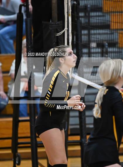 Thumbnail 3 in New Berlin @ Illini Central photogallery.