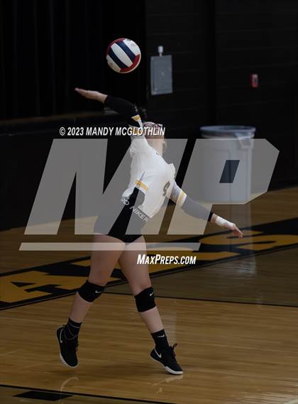 Thumbnail 3 in New Berlin @ Illini Central photogallery.