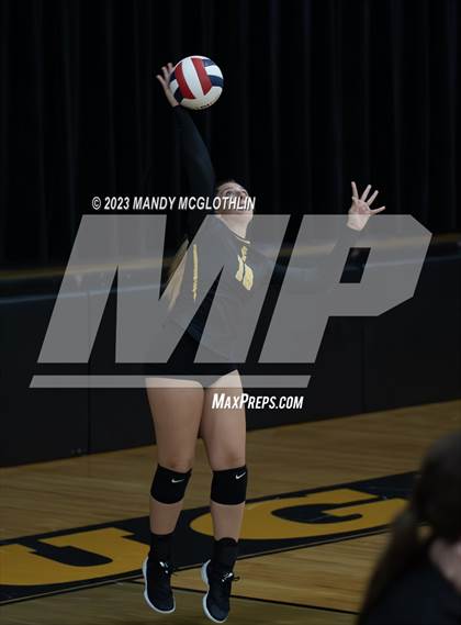 Thumbnail 2 in New Berlin @ Illini Central photogallery.